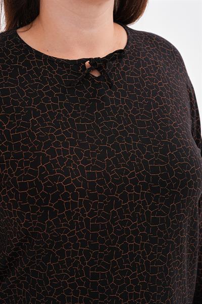 Kadın uzun kollu yakası baskılı büyük beden penye bluz-bgb50 - Charamela