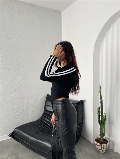 Siyah ottoman fitilli kumaş kolları şeritli sweatshirt -bgs28 - Charamela