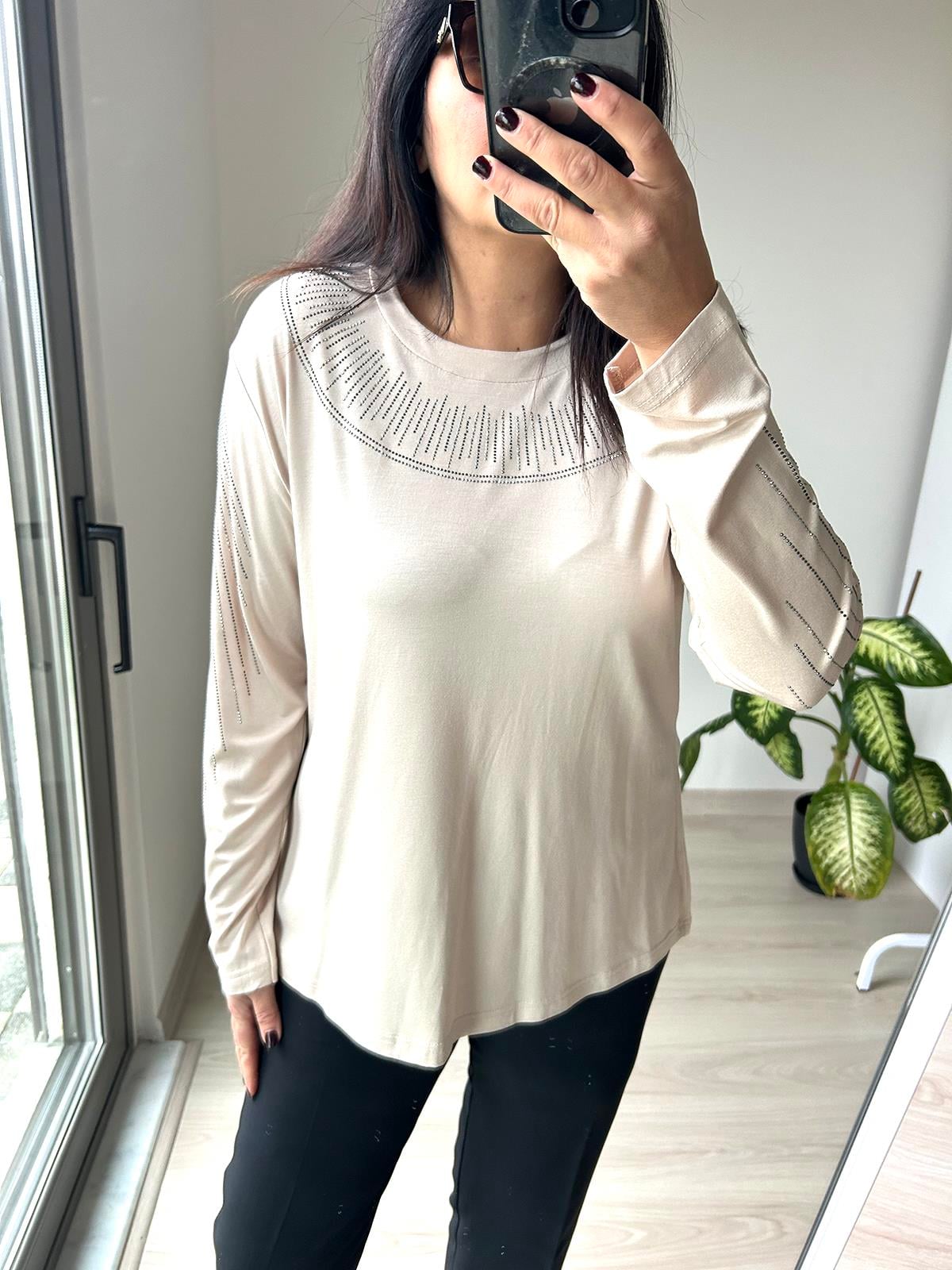 Kadın Büyük Beden Yakası ve Kolları Taş Detaylı Bluz -bgb60