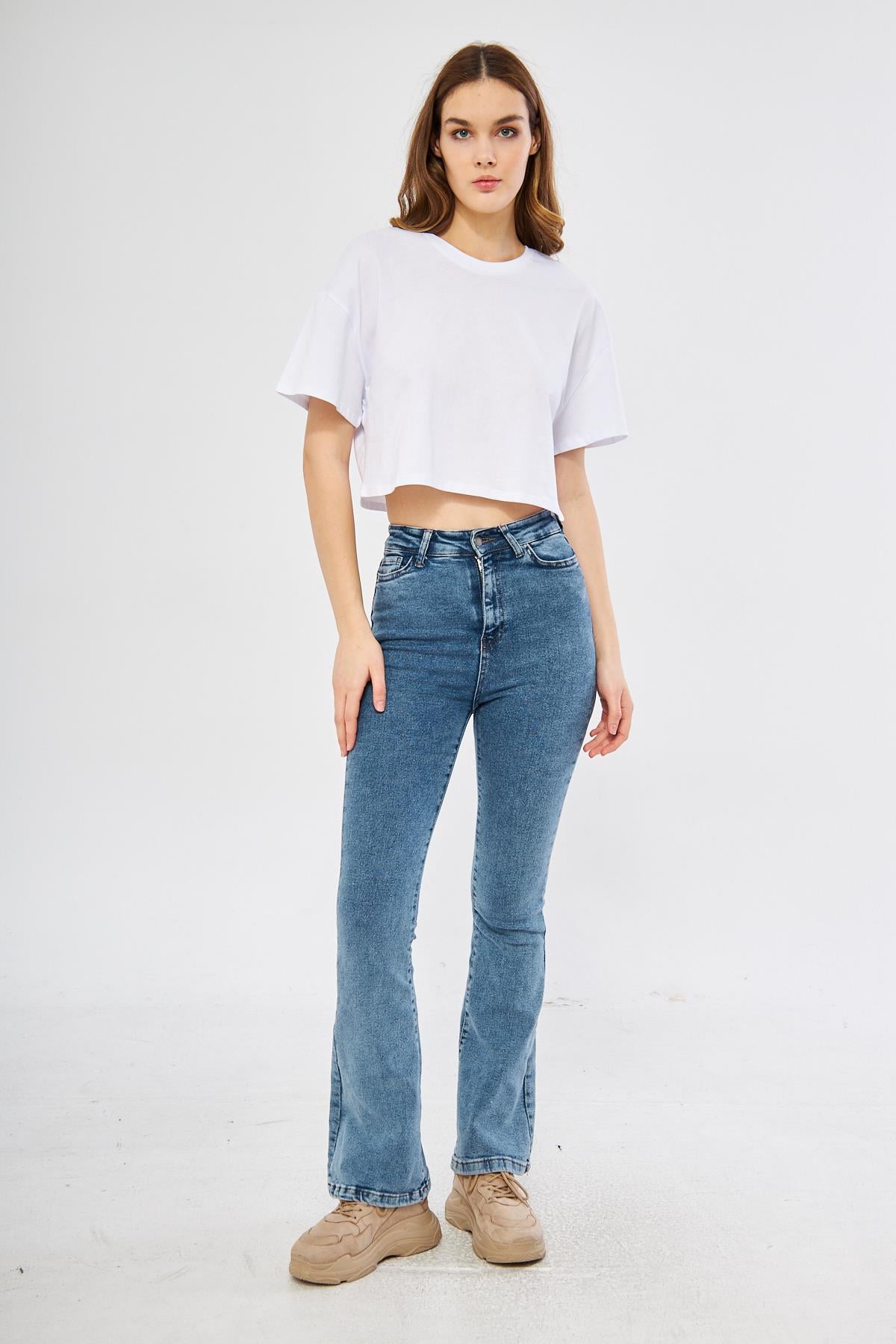 Oversize Beyaz Crop Tişört