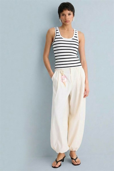 Fitilli Fitted Ön ve Arka U Yaka Askılı Tişört