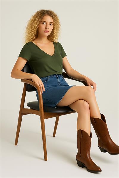 Ön ve Arka V Yaka Basic Viskon Karışımlı Tişört