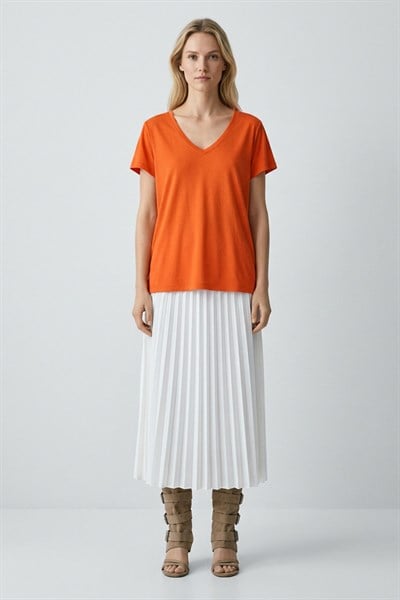 Ön ve Arka V Yaka Basic Viskon Karışımlı Tişört