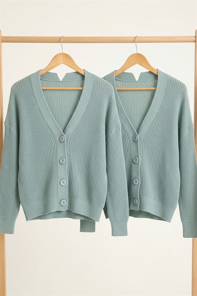 2 Adet Düğmeli Kadın Hırka