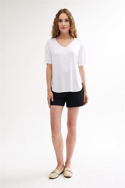 V Yaka Basic Viskon Karışımlı Yırtmaç Detaylı Tişört