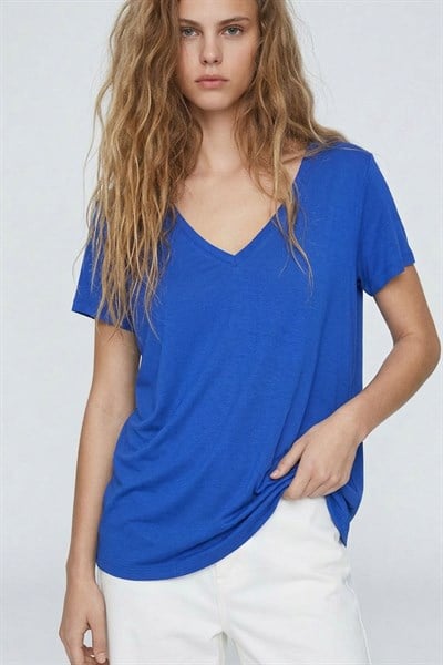 Ön ve Arka V Yaka Basic Viskon Karışımlı Tişört