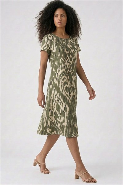 Dökümlü Rahat Kalıp Günlük Penye Kumaş Elbise