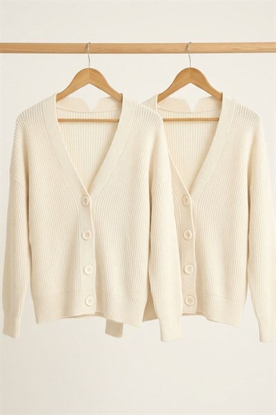 2 Adet Düğmeli Kadın Hırka