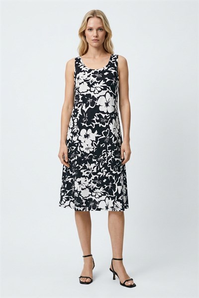 A Kesim Rahat Ve Dökümlü Kalın Askılı Elbise