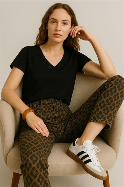 Ön ve Arka V Yaka Basic Viskon Karışımlı Tişört