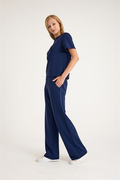 Cepli Bol Kesim Dökümlü İkili Tişört ve Pantolon Takımı