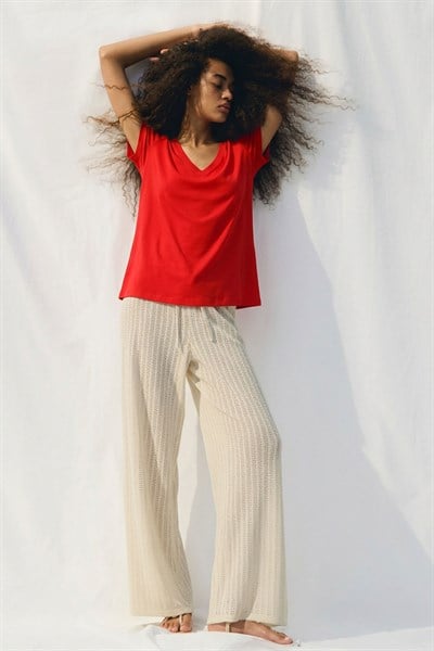 Ön ve Arka V Yaka Basic Viskon Karışımlı Tişört