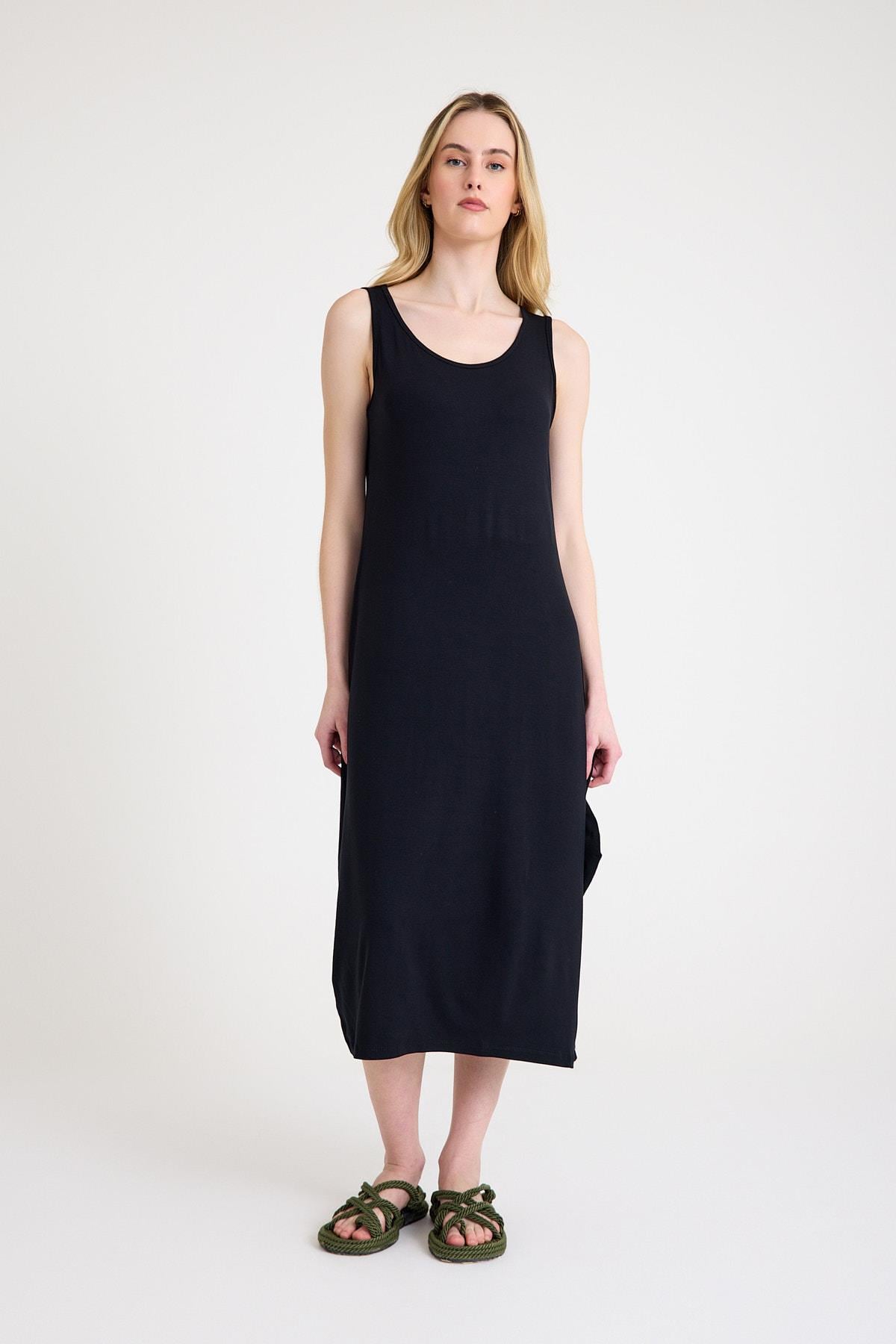 Askılı ve Dökümlü Rahat Kalıp Viskon Elbise