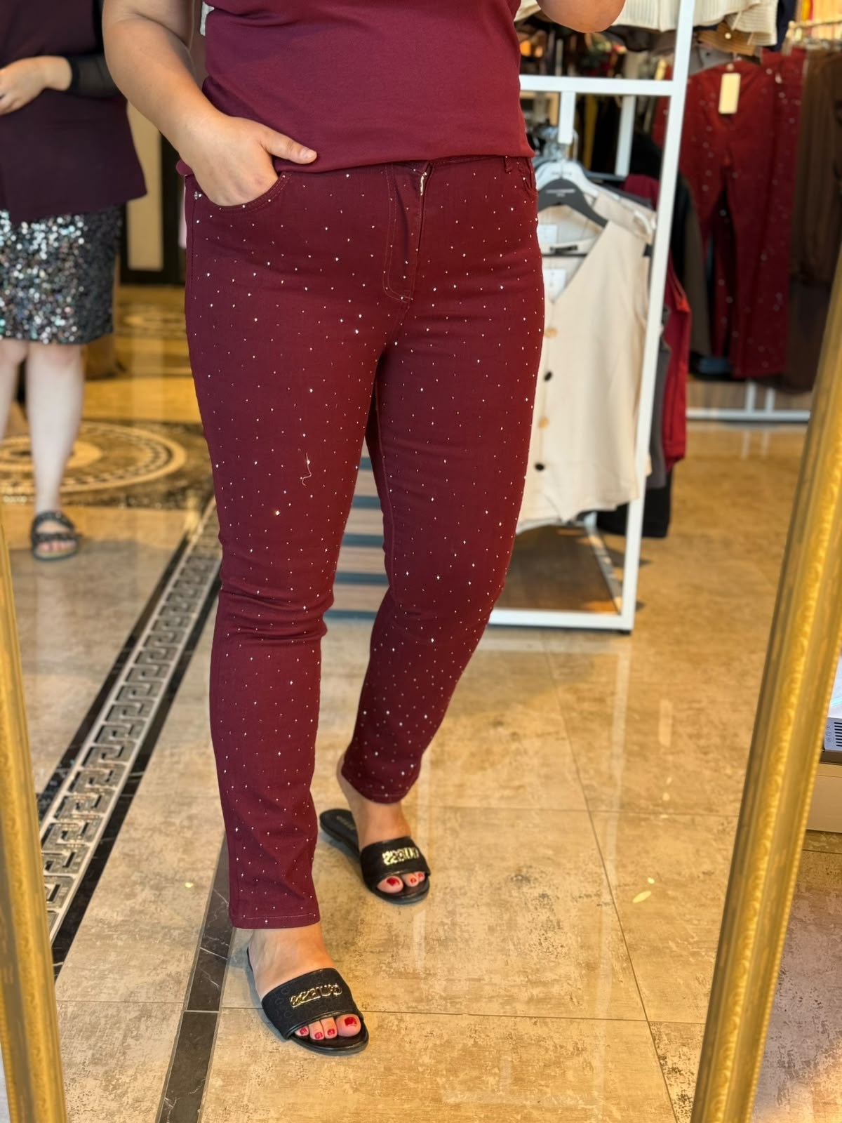 Büyük Beden Dağınık Taşlı  Boru Paça Kadın Jean - Bordo 