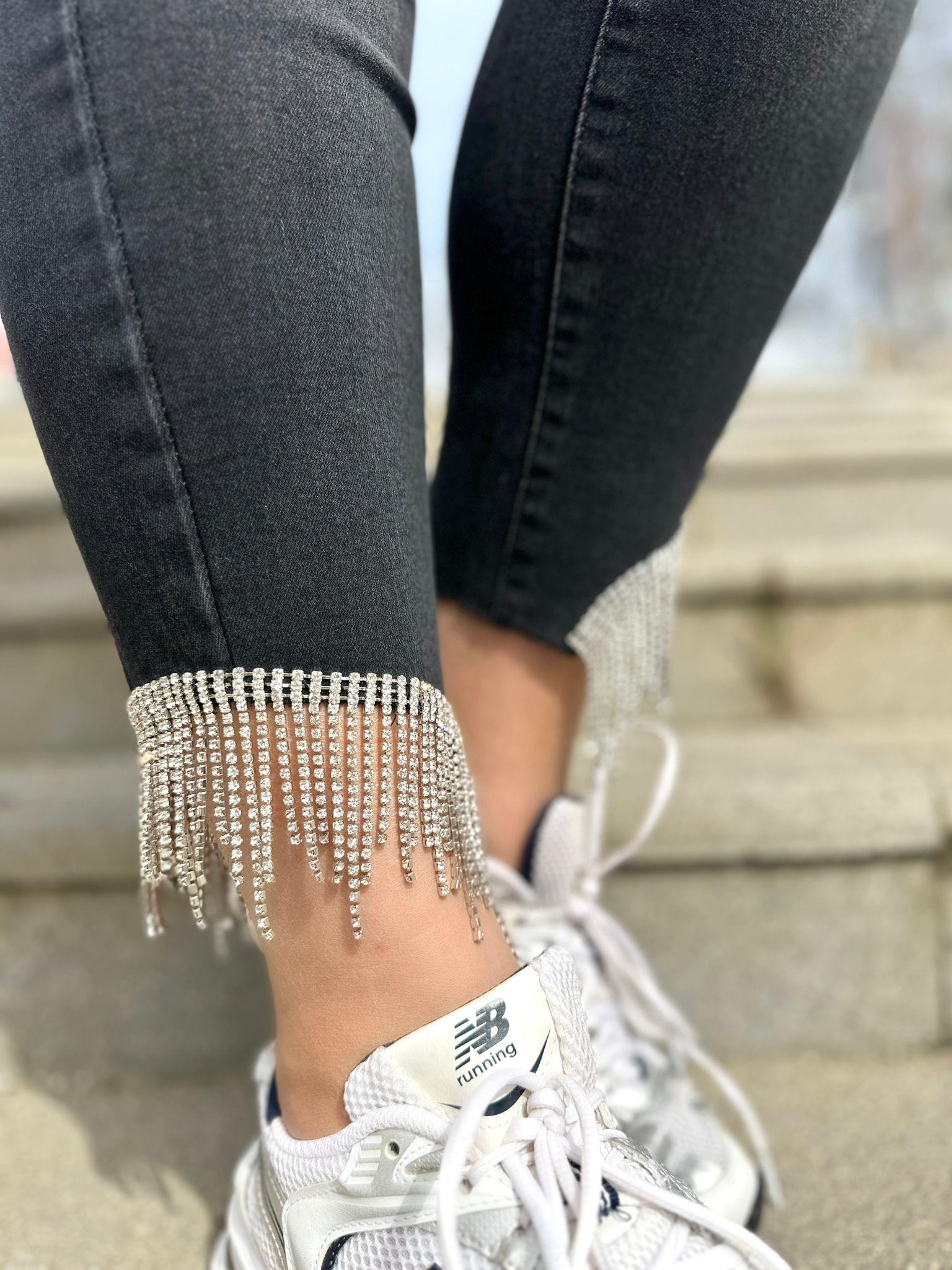 Büyük Beden Paça Kristal Taşlı  Dar Paça Kadın Jean - Siyah 
