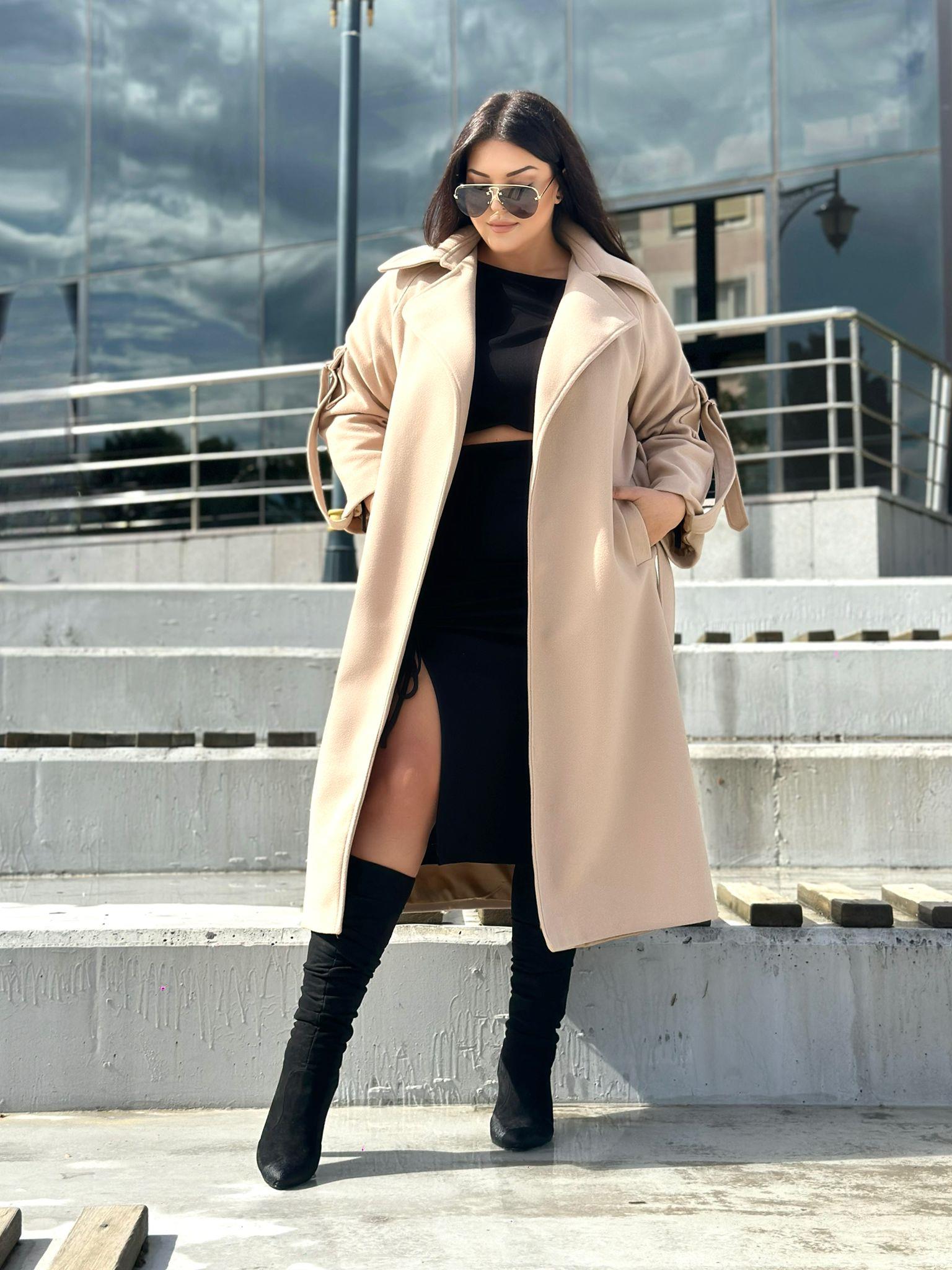 Oversize Astarlı Kuşaklı Kadın Uzun Kaşe Kaban - Krem 
