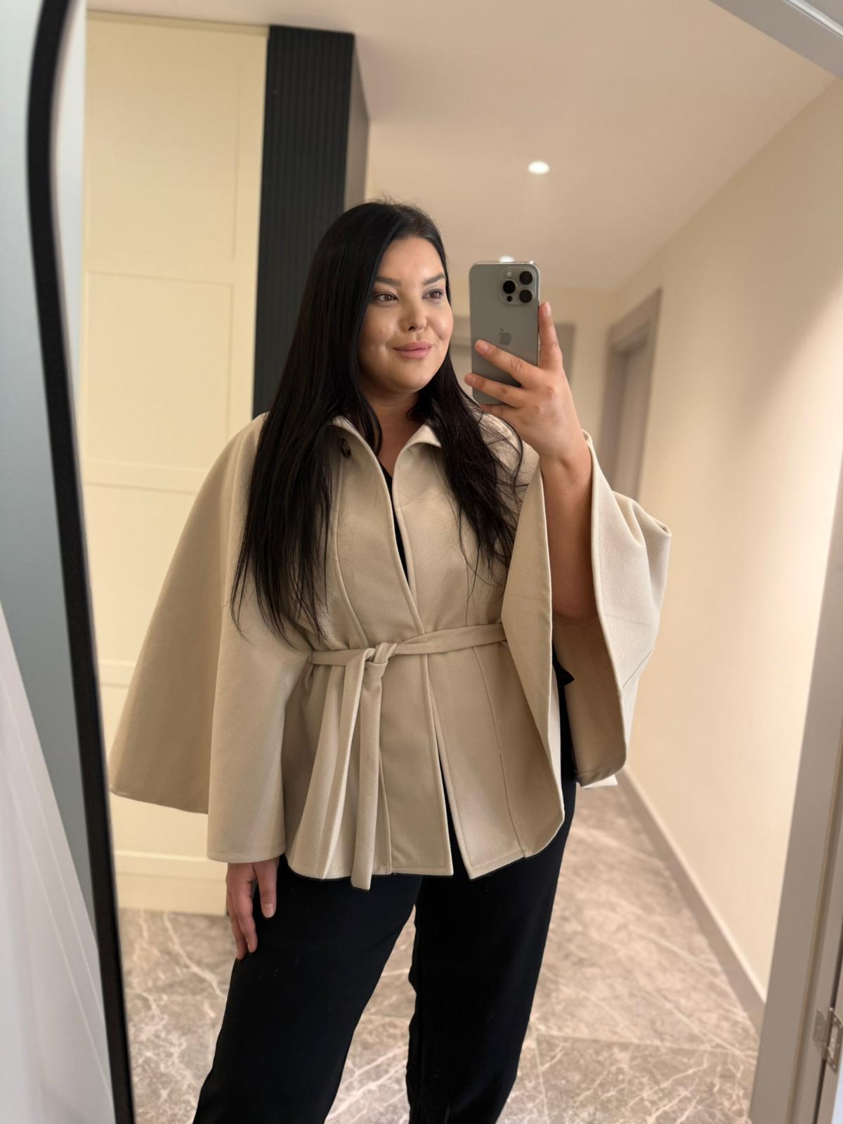 Oversize Kuşak Detaylı Kadın Kaşe Panço - Krem 