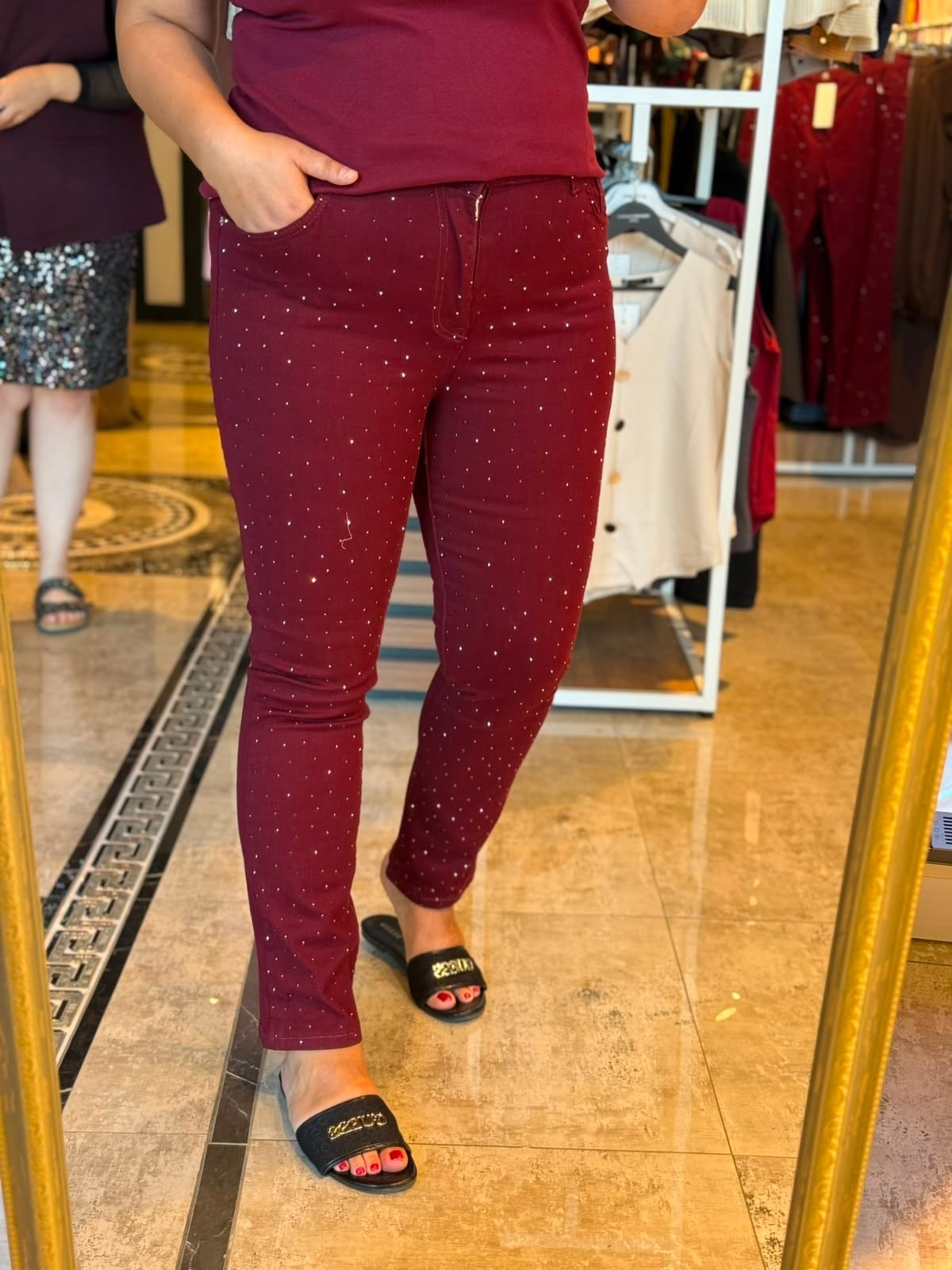 Büyük Beden Dağınık Taşlı  Boru Paça Kadın Jean - Bordo 