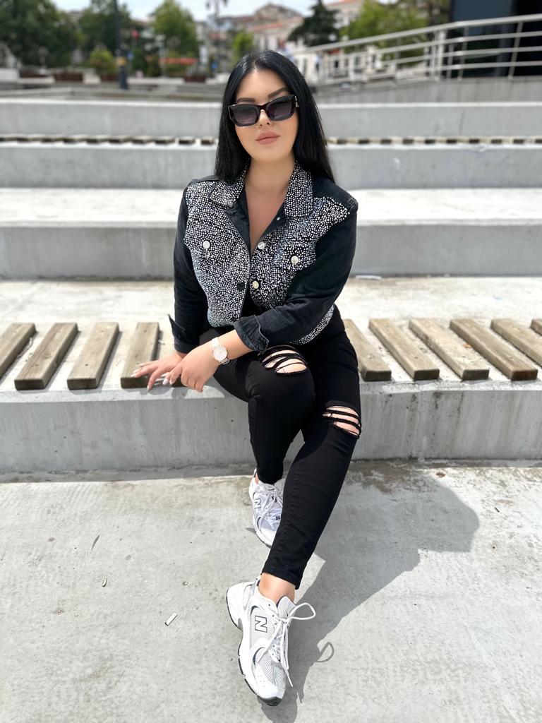 Oversize Full Kristal Taşlı Tasarım Jean Kadın Ceket
