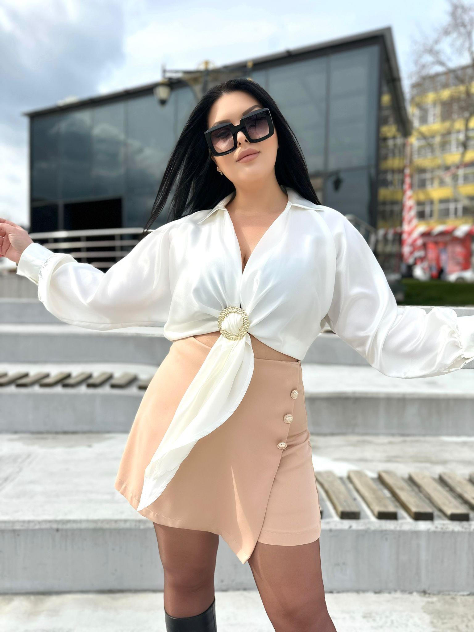 Oversize Gold Toka Detay İtalyan İpek Saten Bluz - Beyaz 