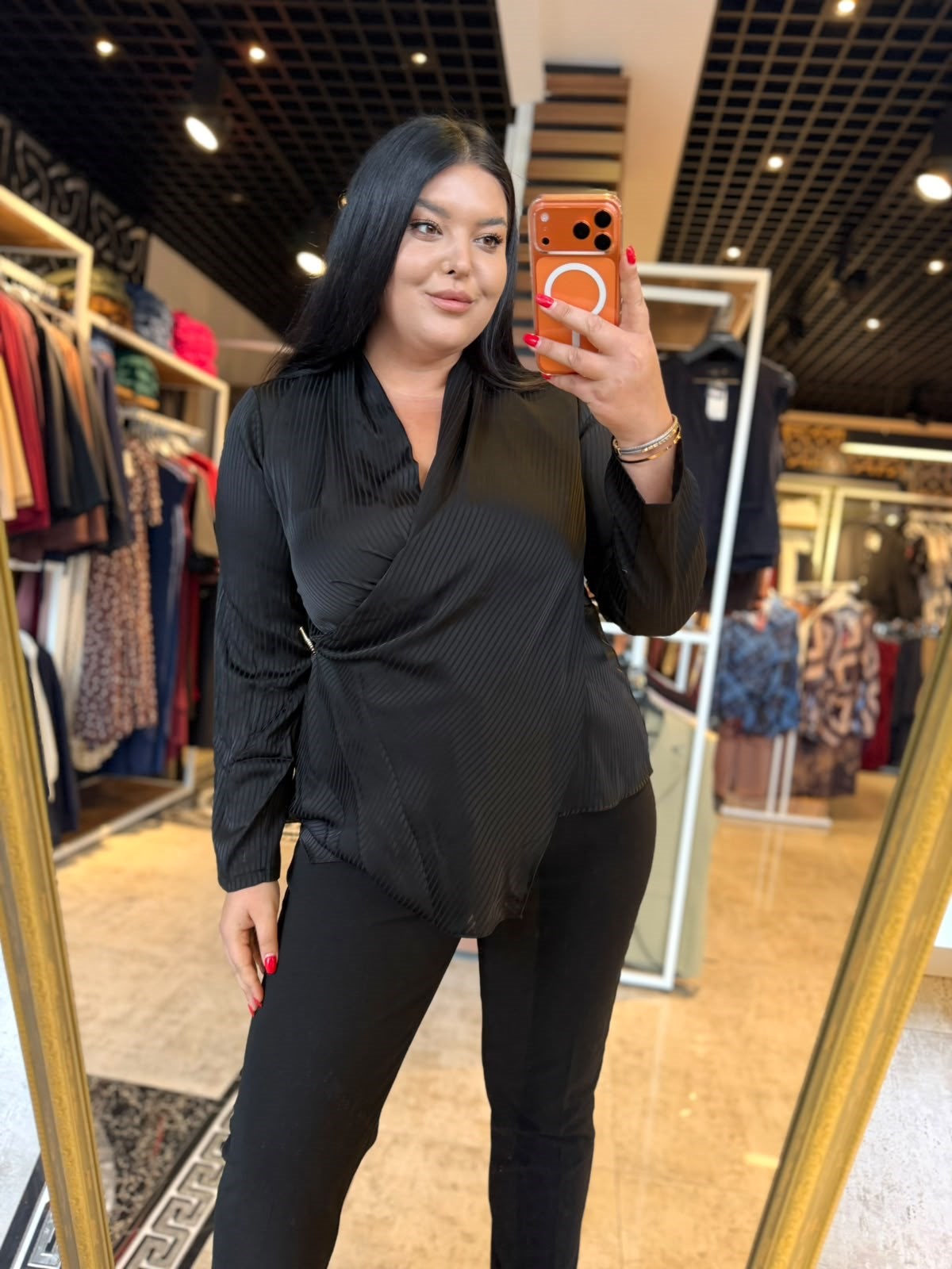 Oversize Halter Yaka Gold Düğme Detaylı Kadın Bluz - Siyah 