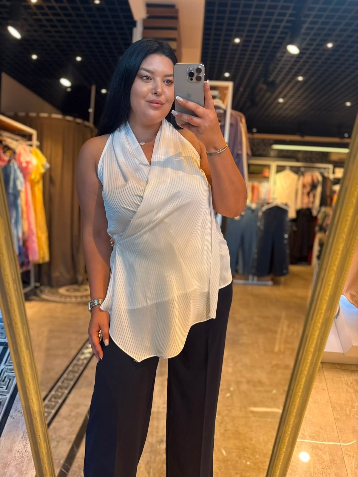 Oversize Halter Yaka  Gold Toka Detay Kadın Bluz - Beyaz 