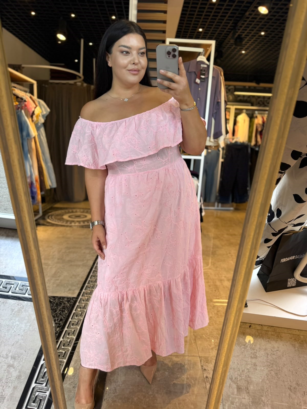 Oversize Madonna Yaka Brode Kadın Elbise - Pembe 