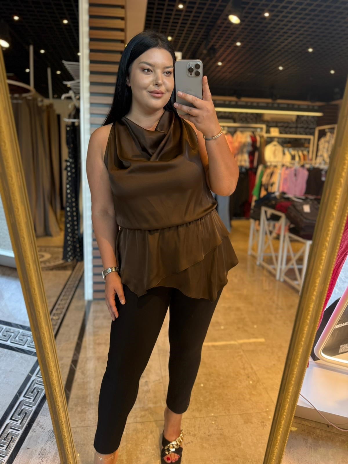 Oversize Saten Kumaş Degaje Yaka Kadın Bluz - Kahve 