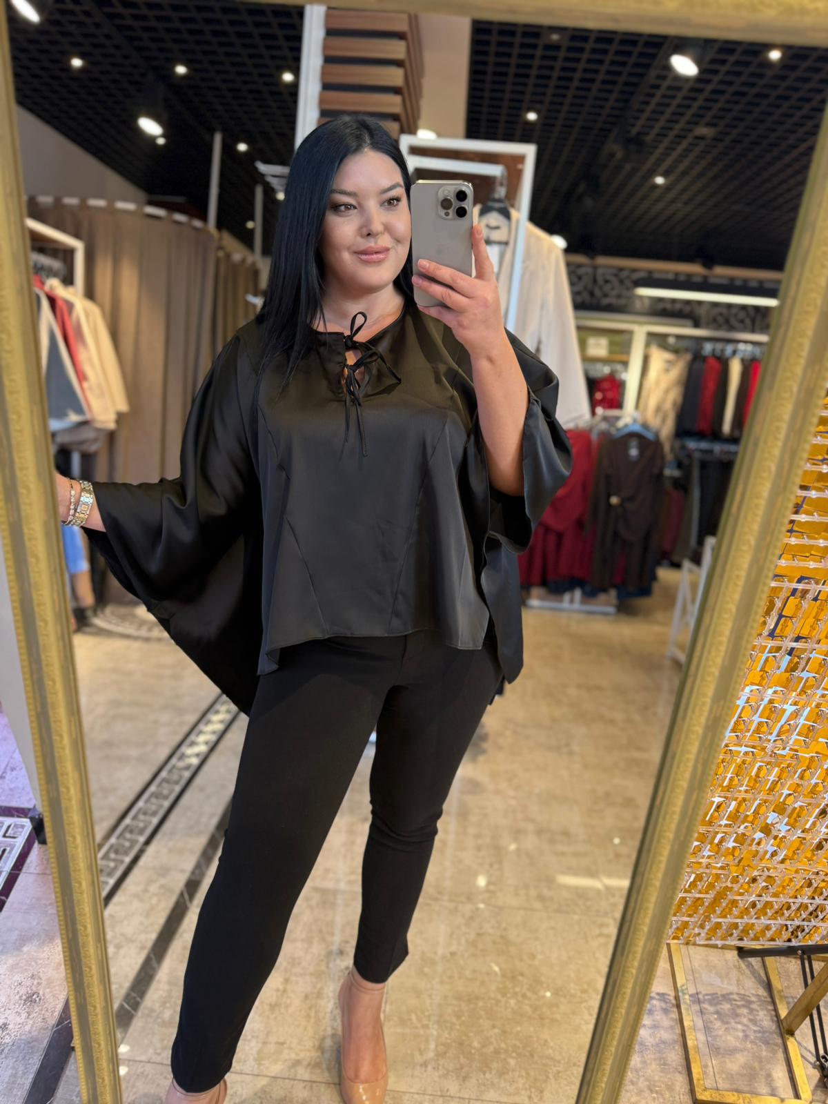 Oversize Saten Kumaş Rahat Kalıp Kadın Bluz - Siyah 