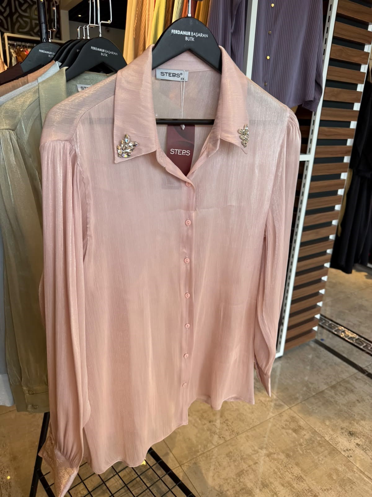Oversize Yaka Taş Detaylı Organze Kumaş Kadın Gömlek - Pembe 