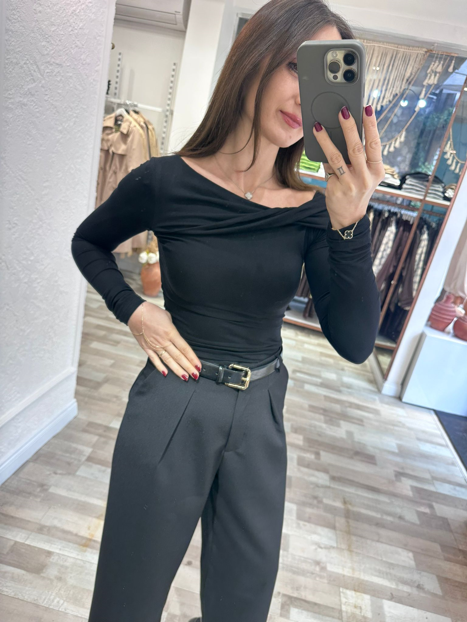 DEVRİK YAKA BLUZ
