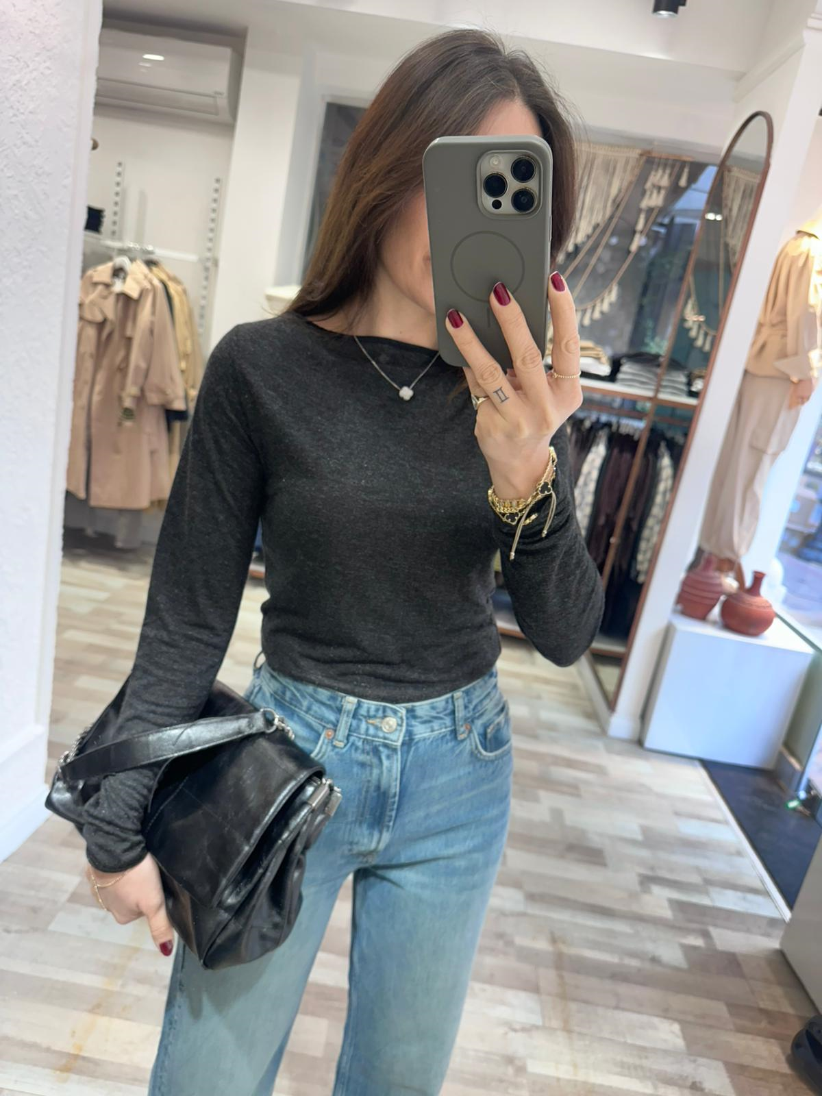 IŞILTI DOKULU BLUZ