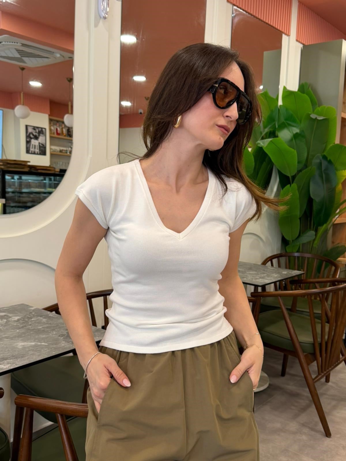 V Yaka Ekru Triko Tshirt