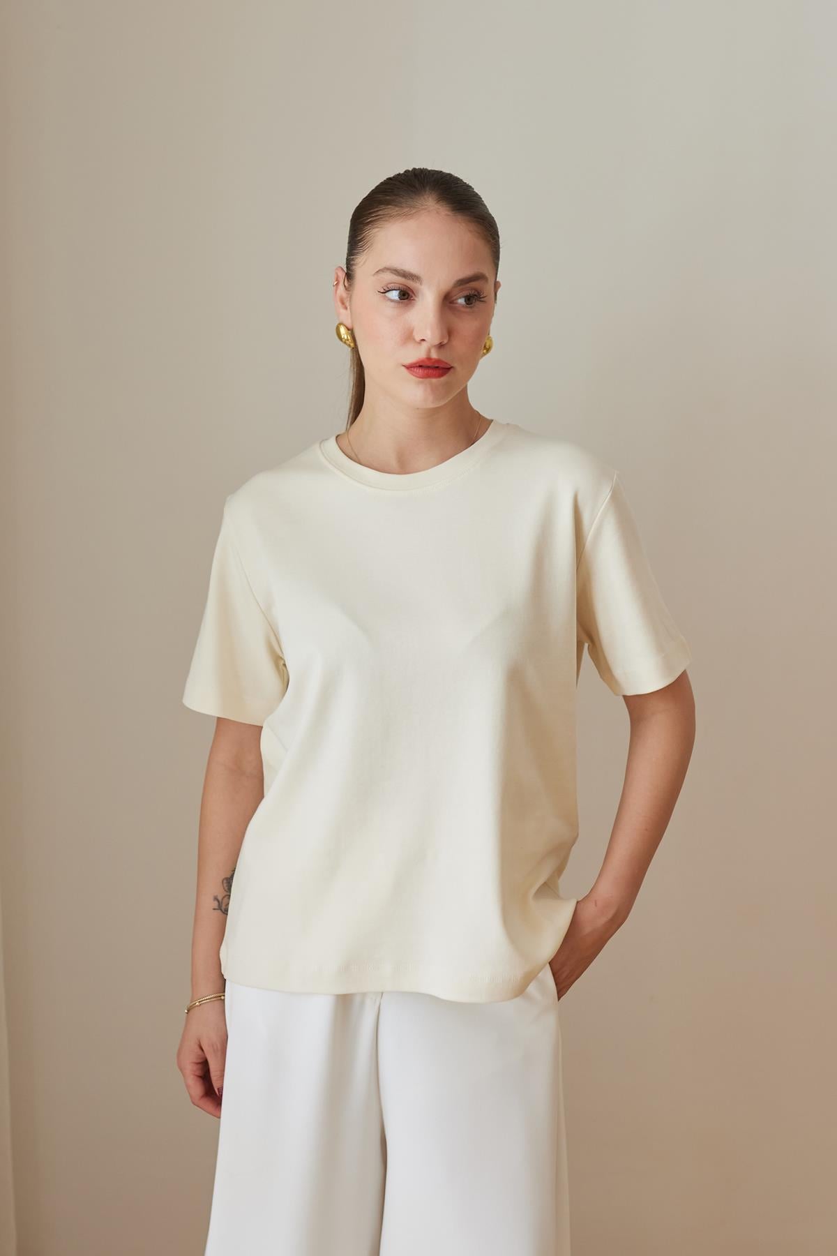 Bej Koton Kumaş Bisiklet Yaka Basic T-Shirt