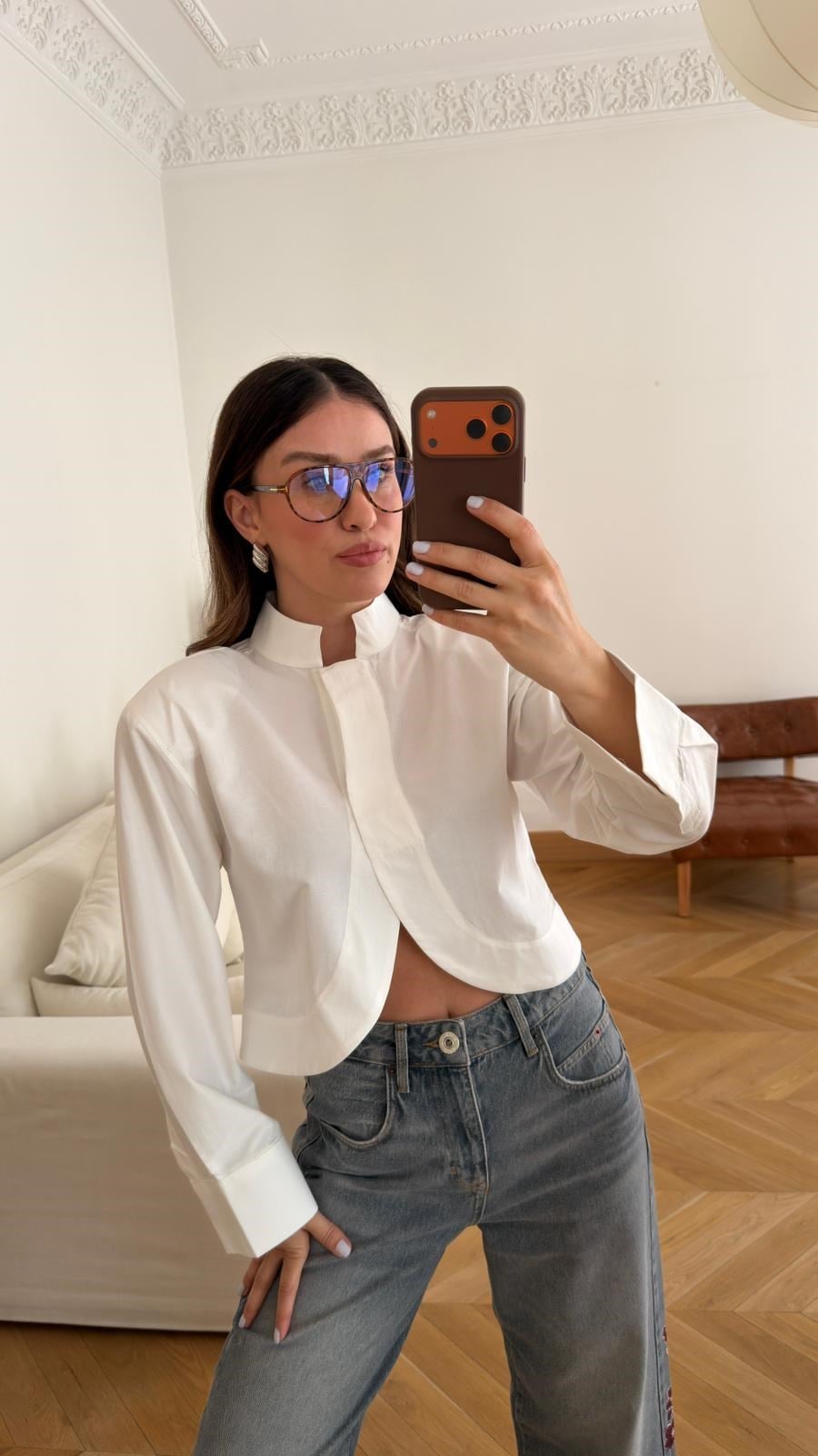 Beyaz Hakim Yaka Vatkalı Crop Gömlek