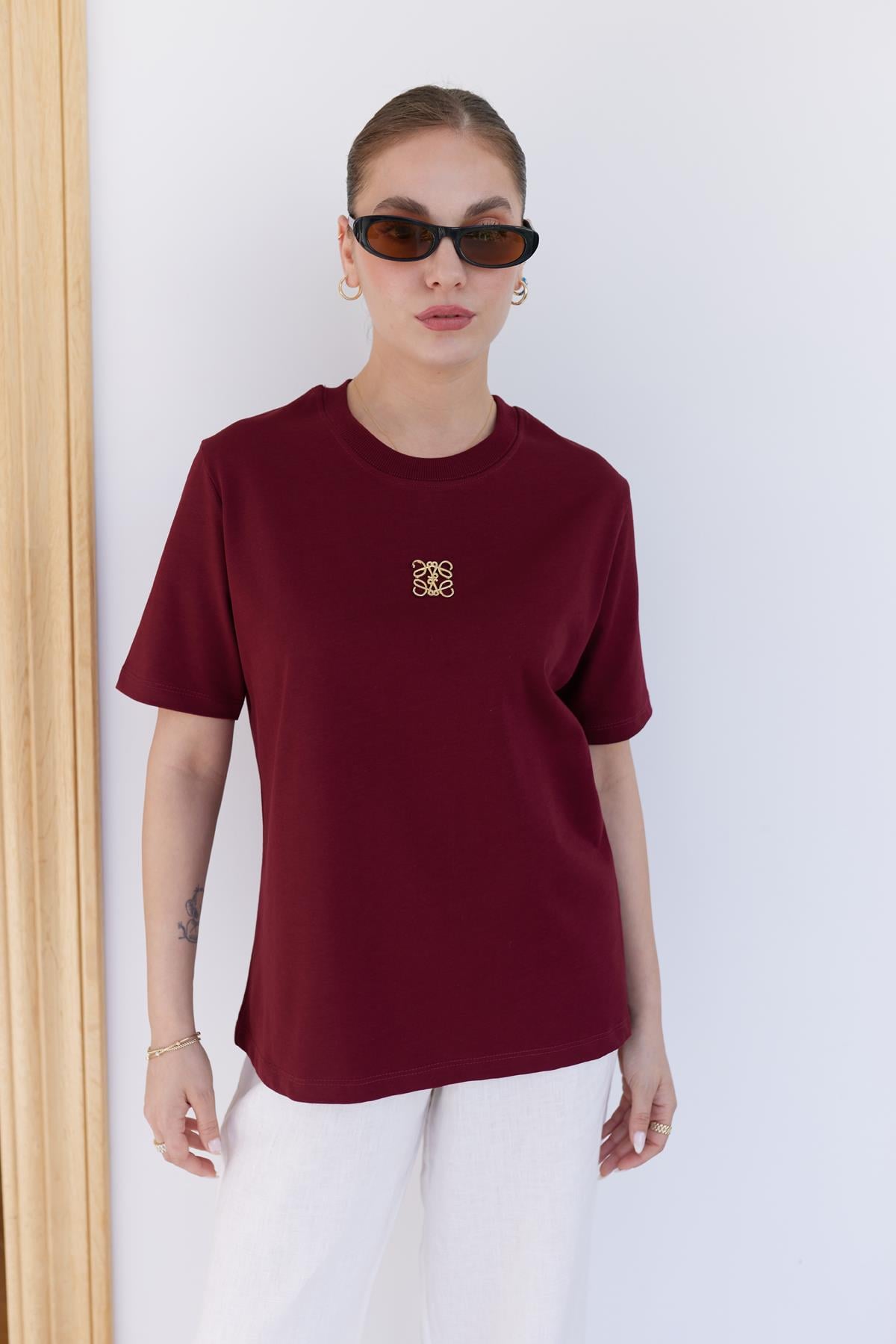 Bordo Kare Aksesuar Detaylı Oversize T-Shirt