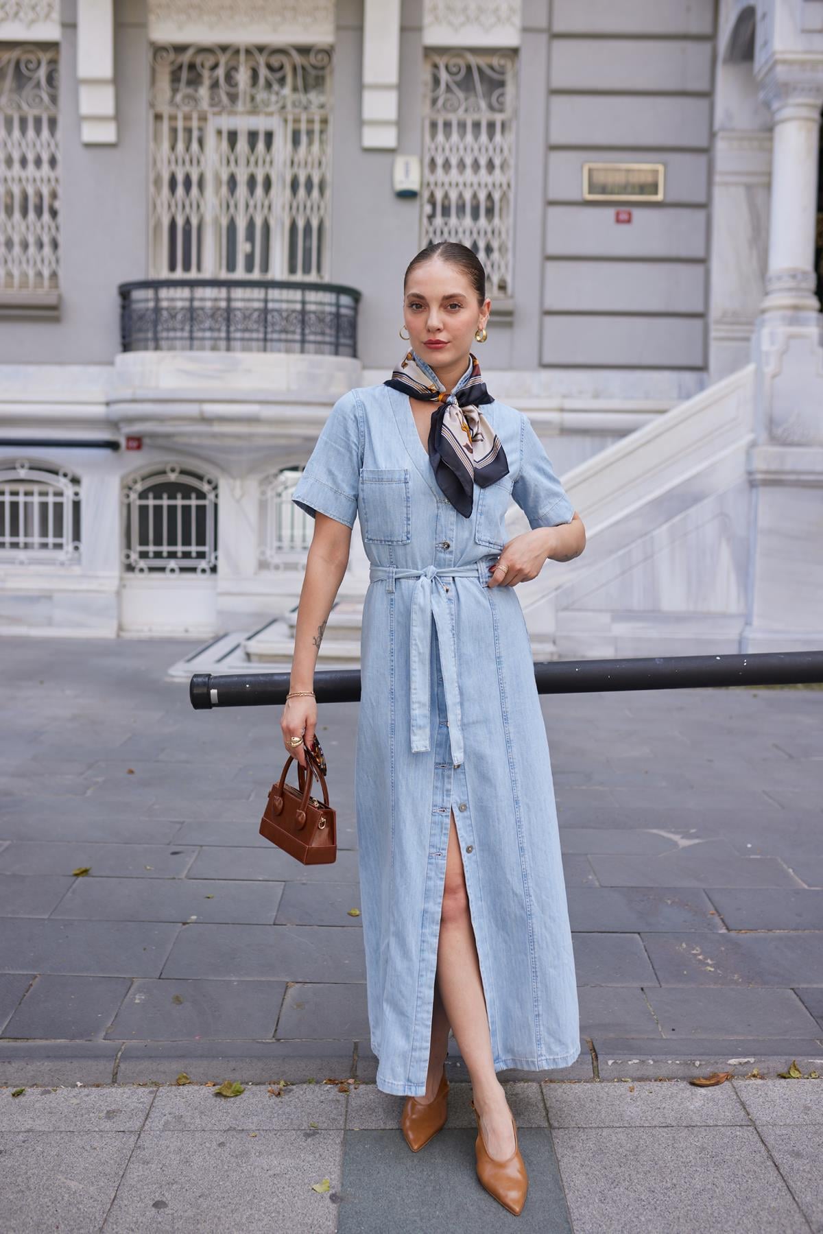 Buz Mavi Polo Yaka  Kuşaklı Denim Elbise
