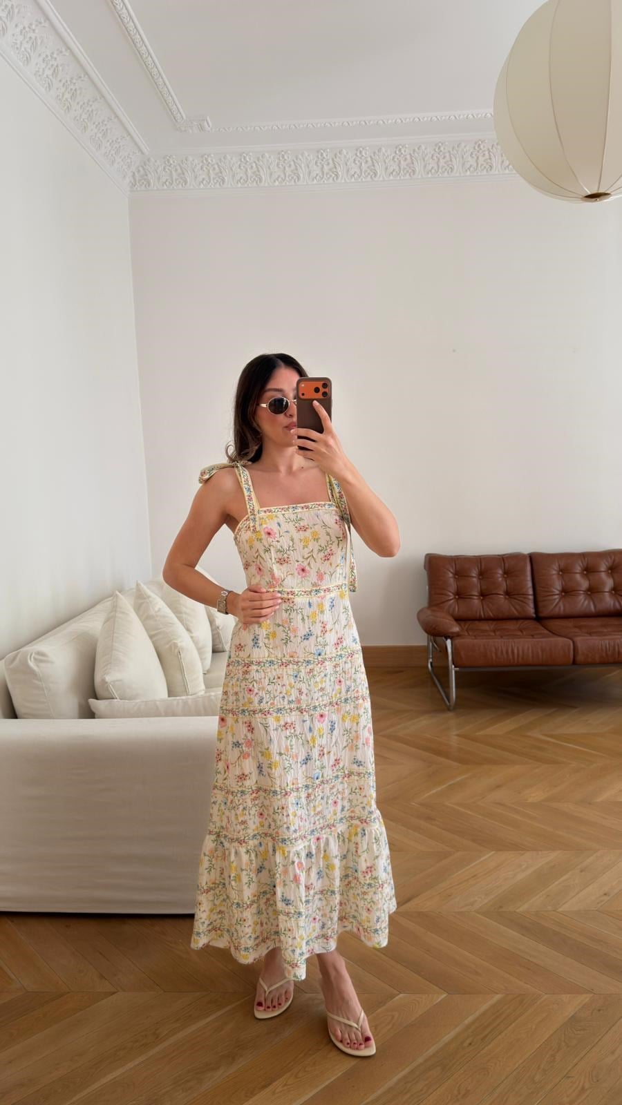 Çok Renkli Omuzdan Bağlama Detaylı Çiçek Baskılı Elbise