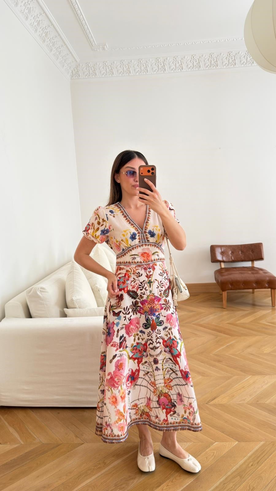 Çok Renkli V Yaka Kolları Lastikli Çiçek Desenli Elbise