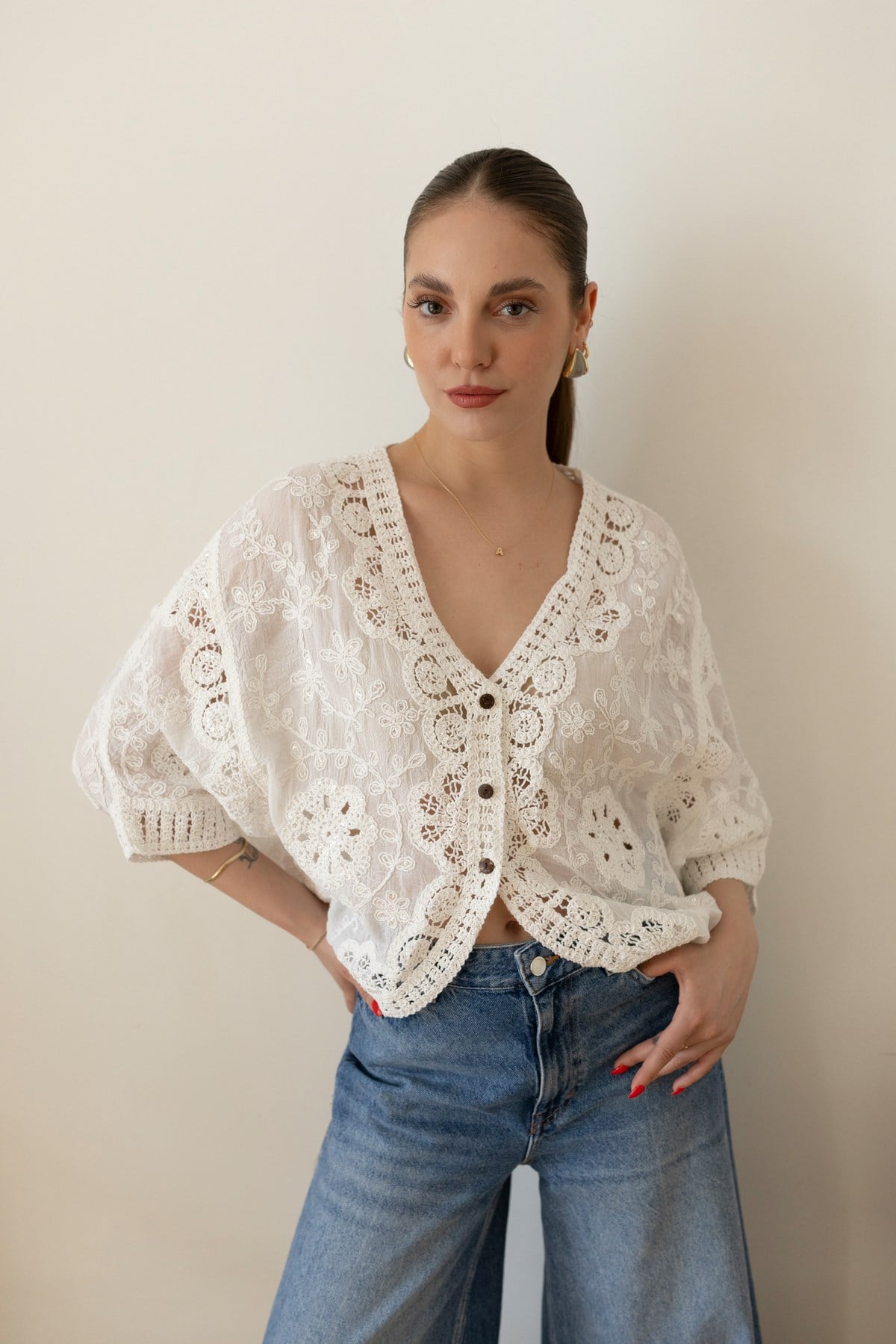 Ekru Parlak Pul Detaylı Nakışlı Kısa Düğmeli Kimono