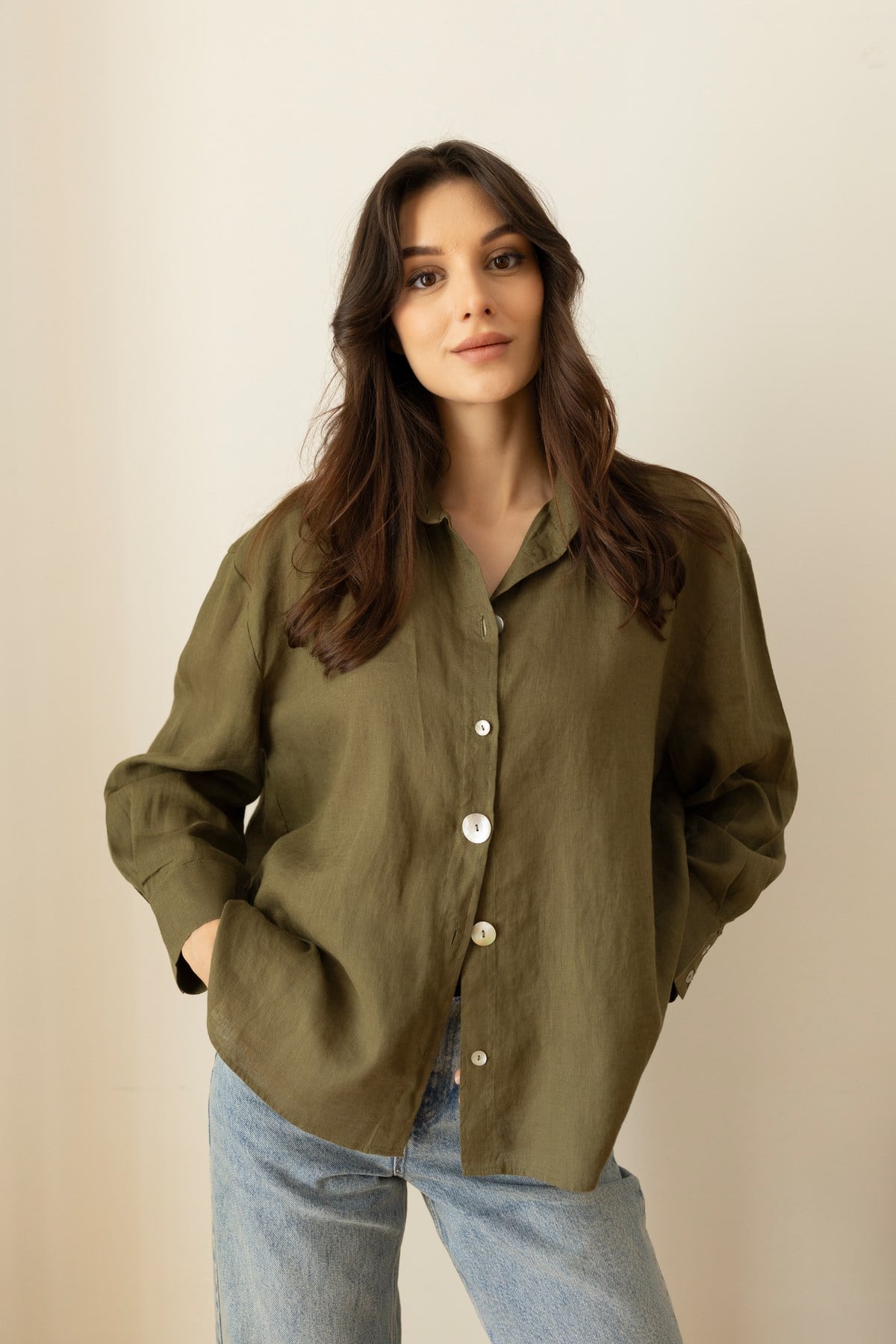Haki Sedef Düğme Detaylı Oversize Keten Gömlek