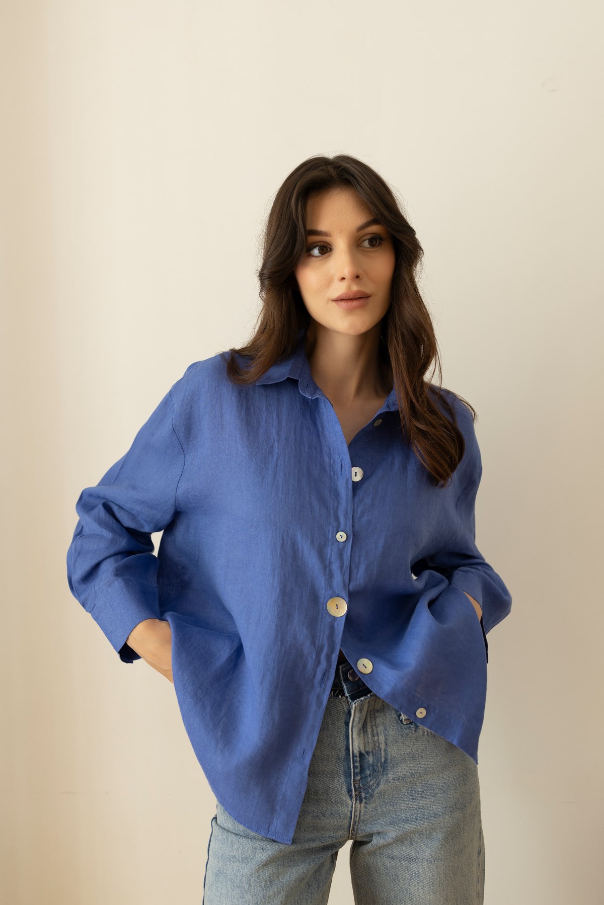 İndigo Sedef Düğme Detaylı Oversize Keten Gömlek