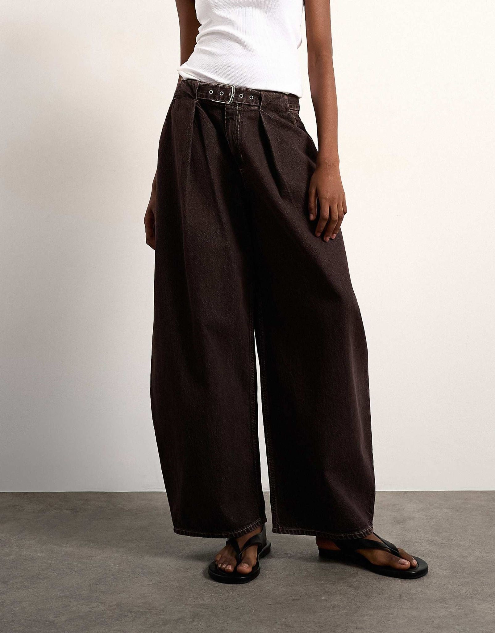 Kahve Kemer Detaylı Slouchy Jean Pantolon