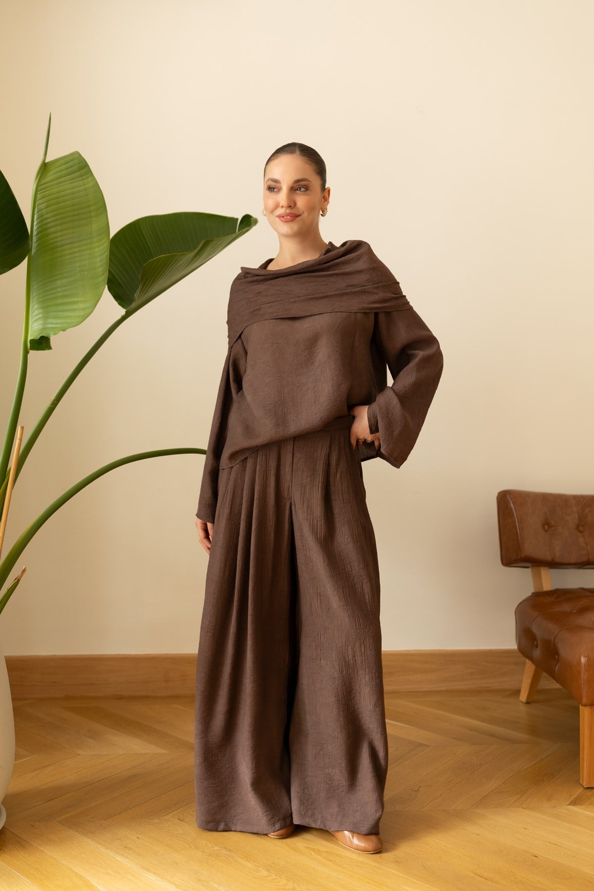 Kahve Şal Detaylı Bluz Pantolon Takım