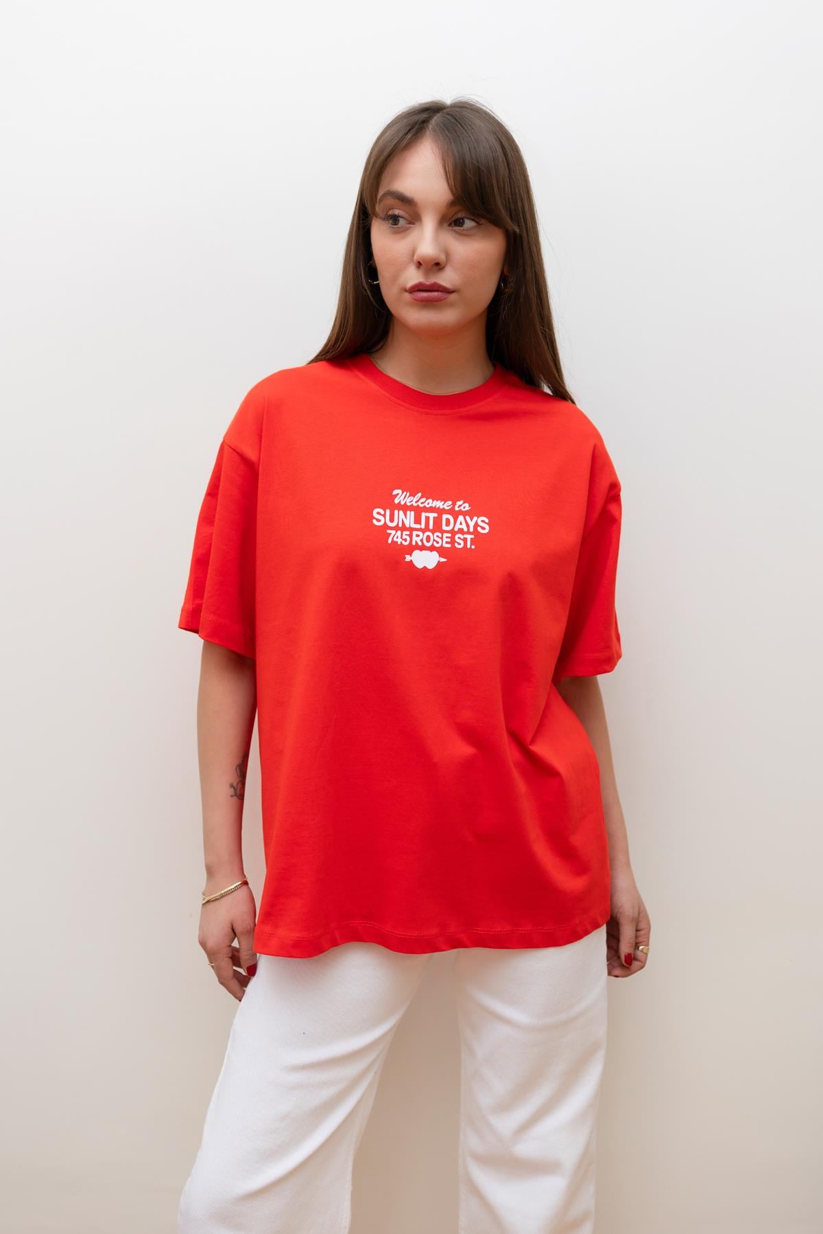 Kırmızı Bisiklet Yaka Sunlıt Days Yazı Baskılı T-Shirt
