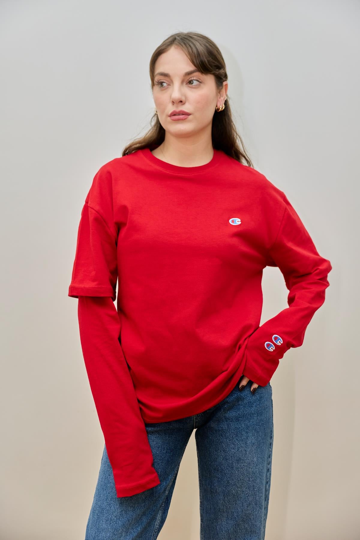 Kırmızı Kolları Parça Detaylı Logo Nakışlı T-Shirt