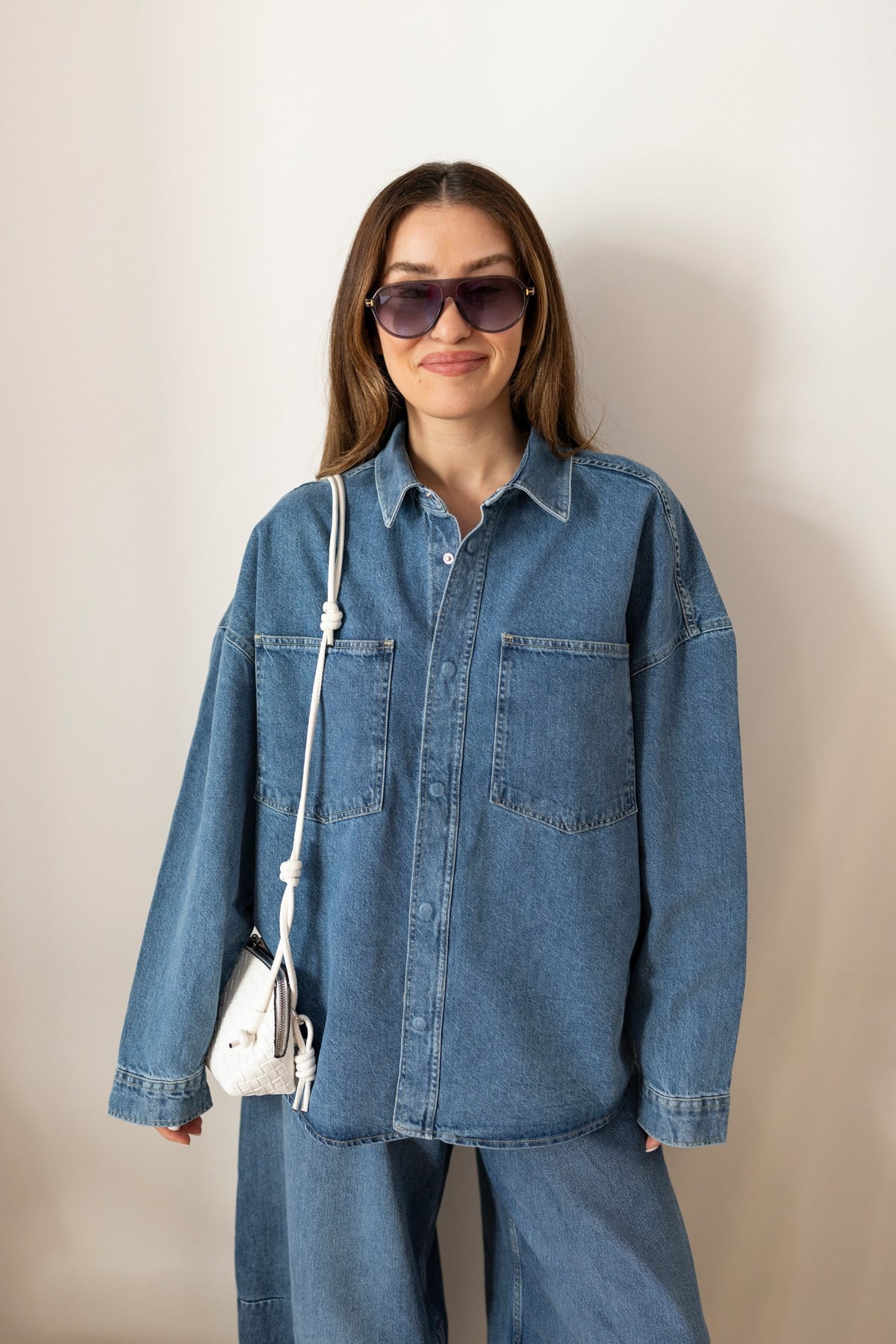 Klasik Jean Rengi Cep Detaylı Oversize Denim Gömlek