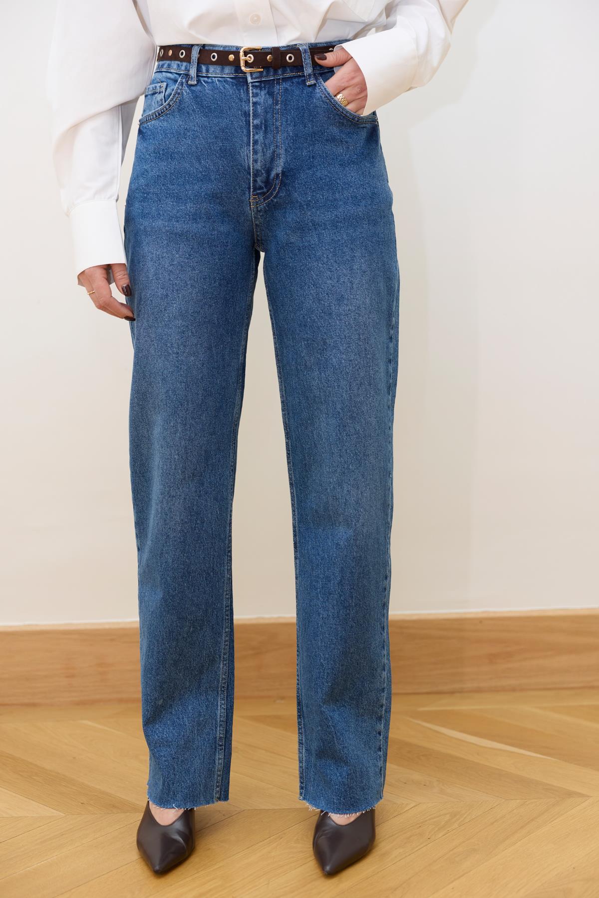 Klasik Jean Rengi Yüksek Bel Düz Kesim Paçası Kesik Jean Pantolon