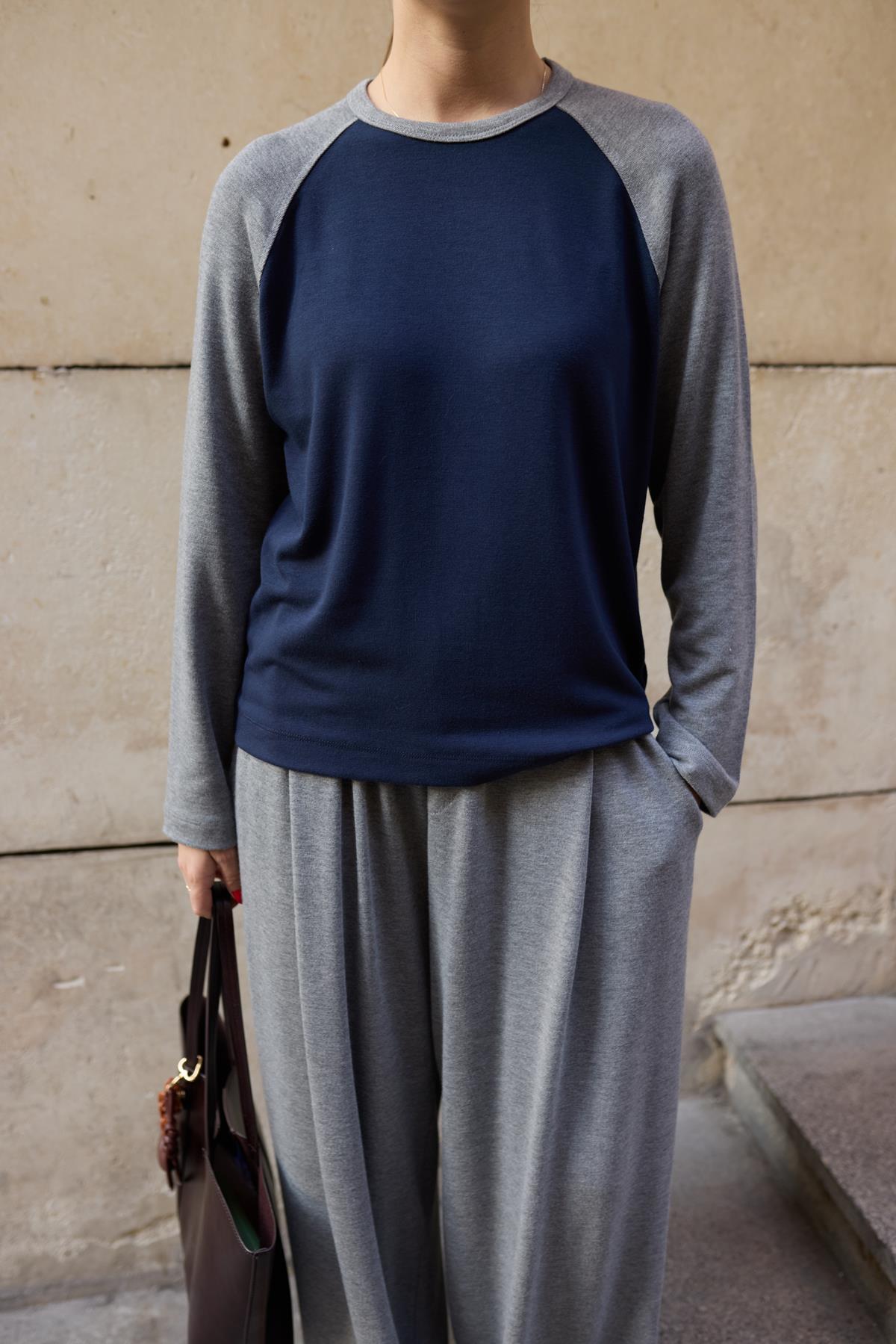 Lacivert Bisiklet Yaka Parça Detaylı Basic Sweat