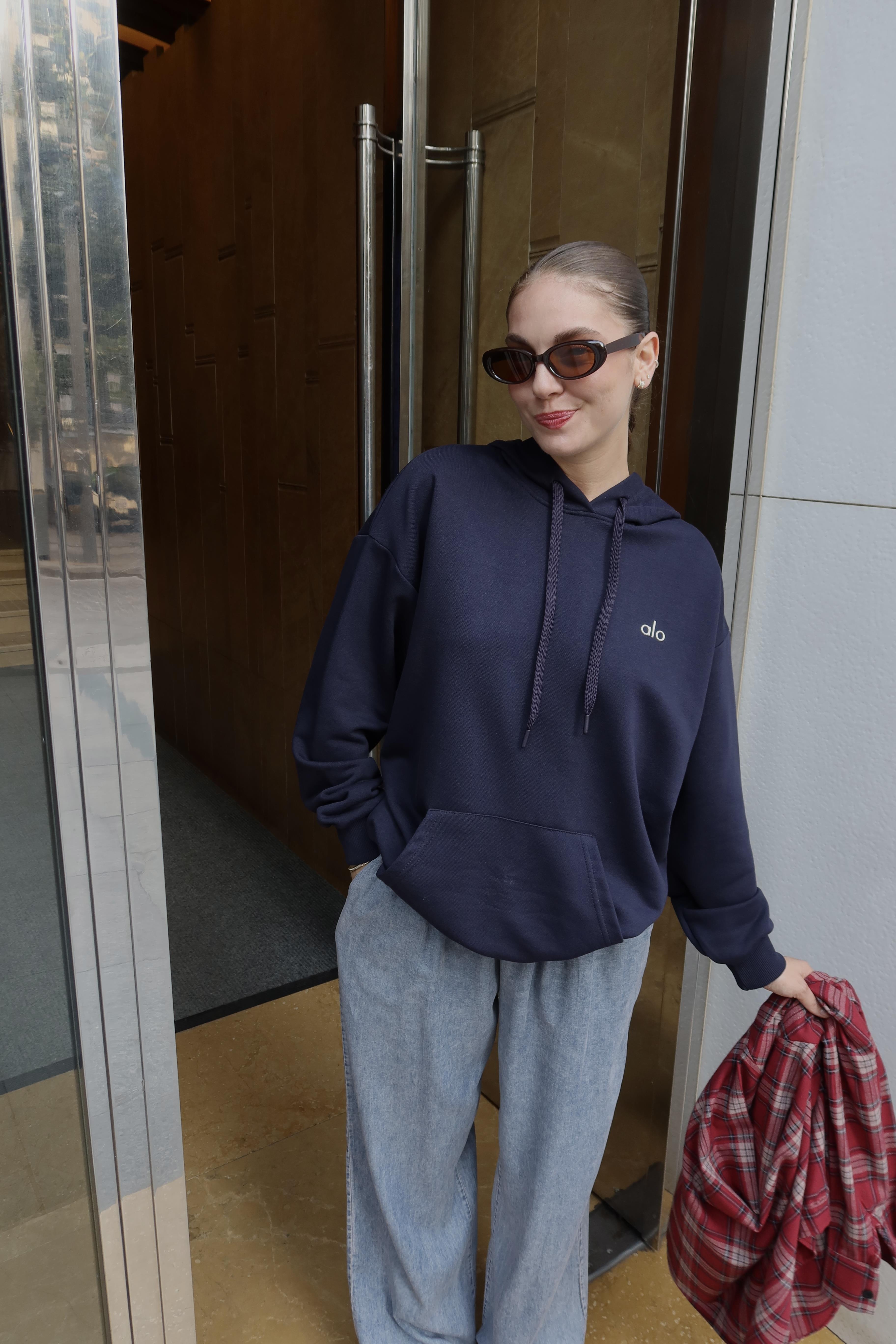 Lacivert Kapişonlu Ve Kanguru Cepli Logolu Sweat